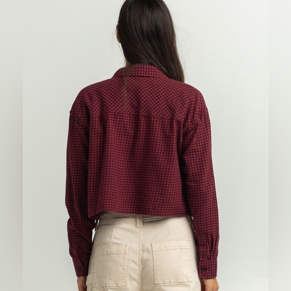 ✨ AE Cropped Flannel - Size Extra Small ✨ - Picture 2 of 6